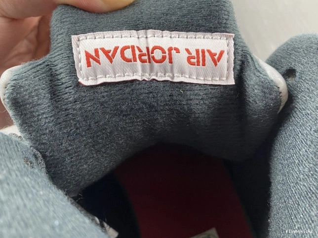 845035-003 5 (2016) Black Retro Jordan Metallic 1206